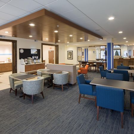 Holiday Inn Express & Suites Alpena - Downtown By Ihg Экстерьер фото