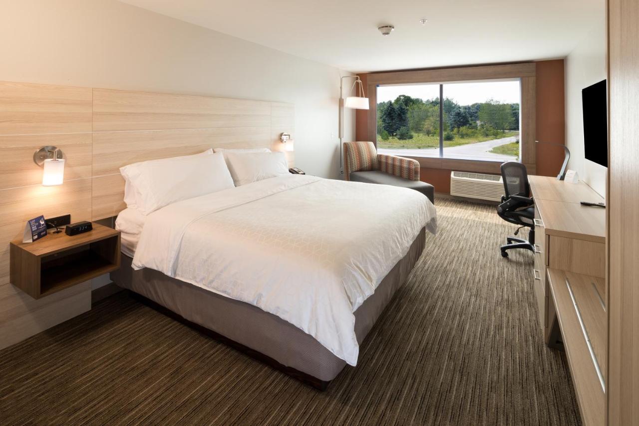 Holiday Inn Express & Suites Alpena - Downtown By Ihg Экстерьер фото