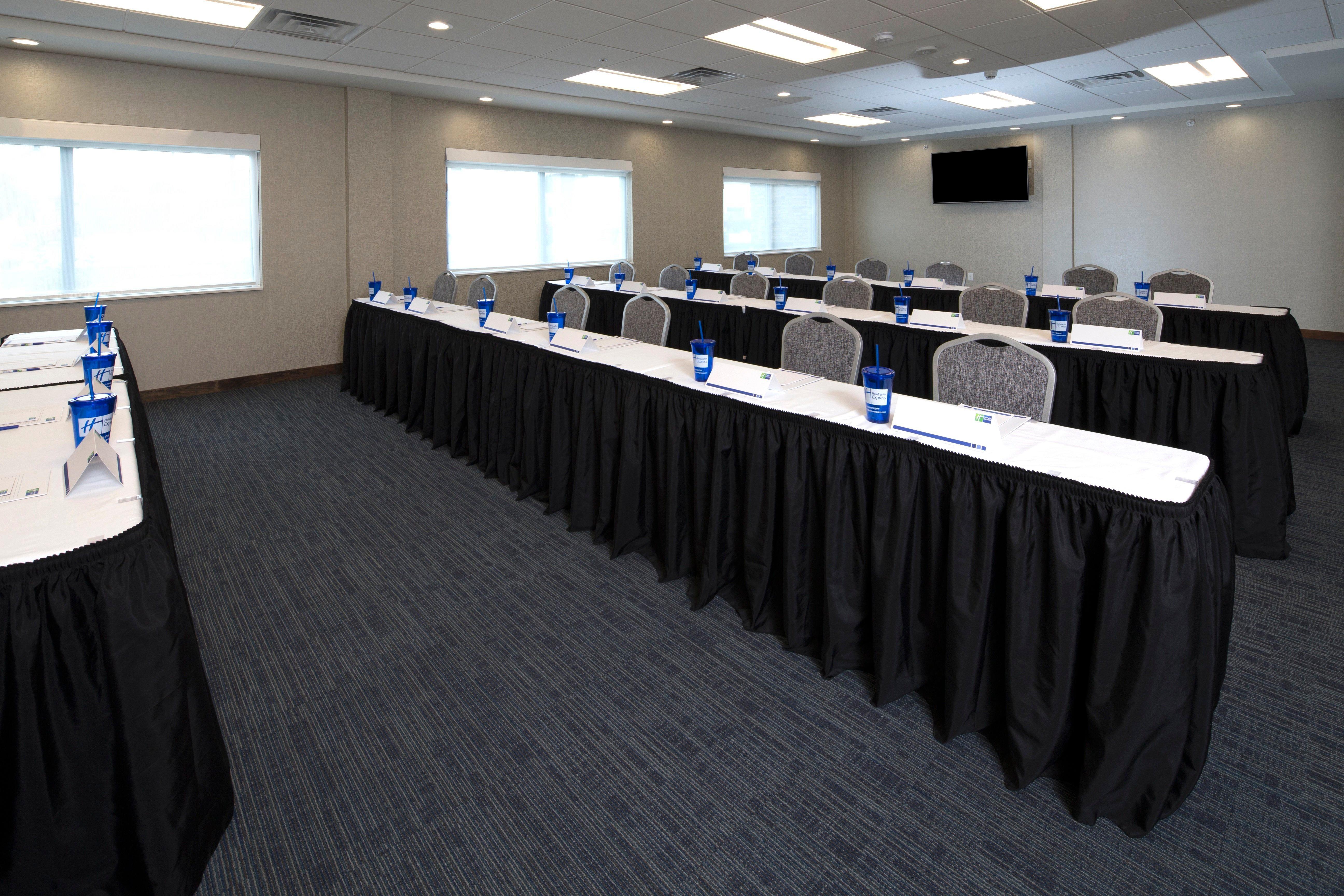 Holiday Inn Express & Suites Alpena - Downtown By Ihg Экстерьер фото