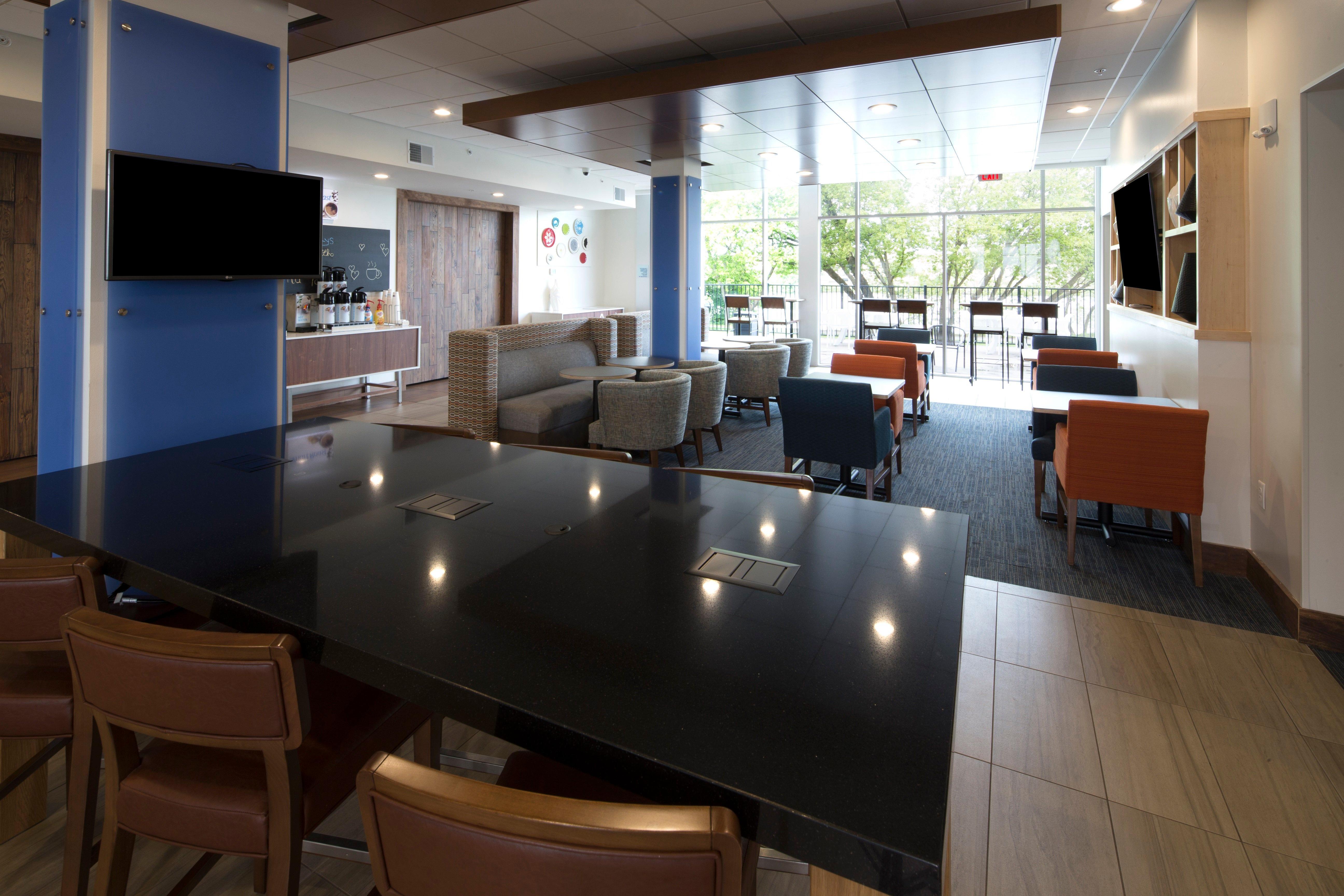 Holiday Inn Express & Suites Alpena - Downtown By Ihg Экстерьер фото