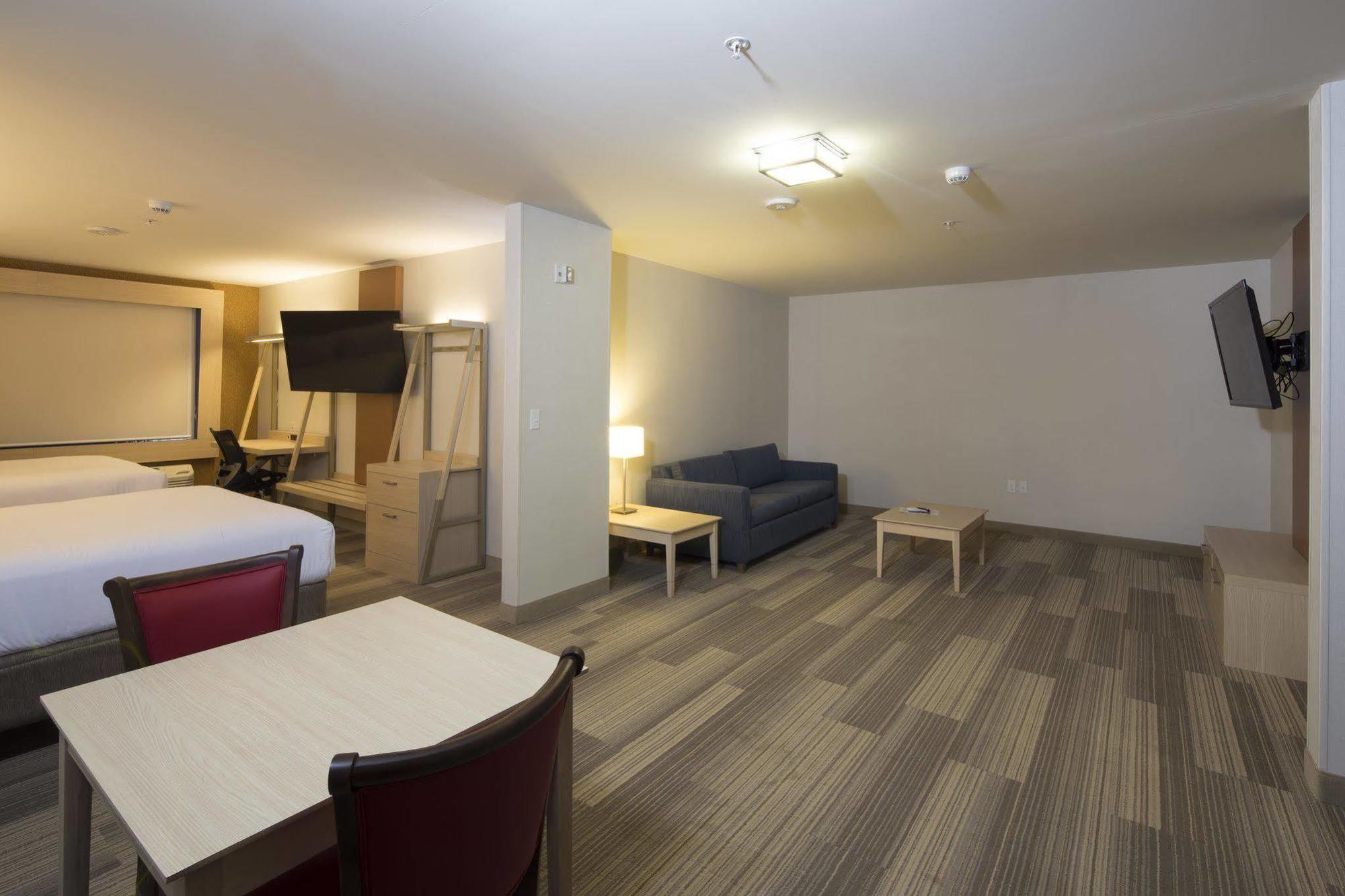 Holiday Inn Express & Suites Alpena - Downtown By Ihg Экстерьер фото